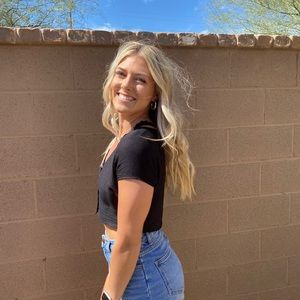 Meet your Posher, Michaela